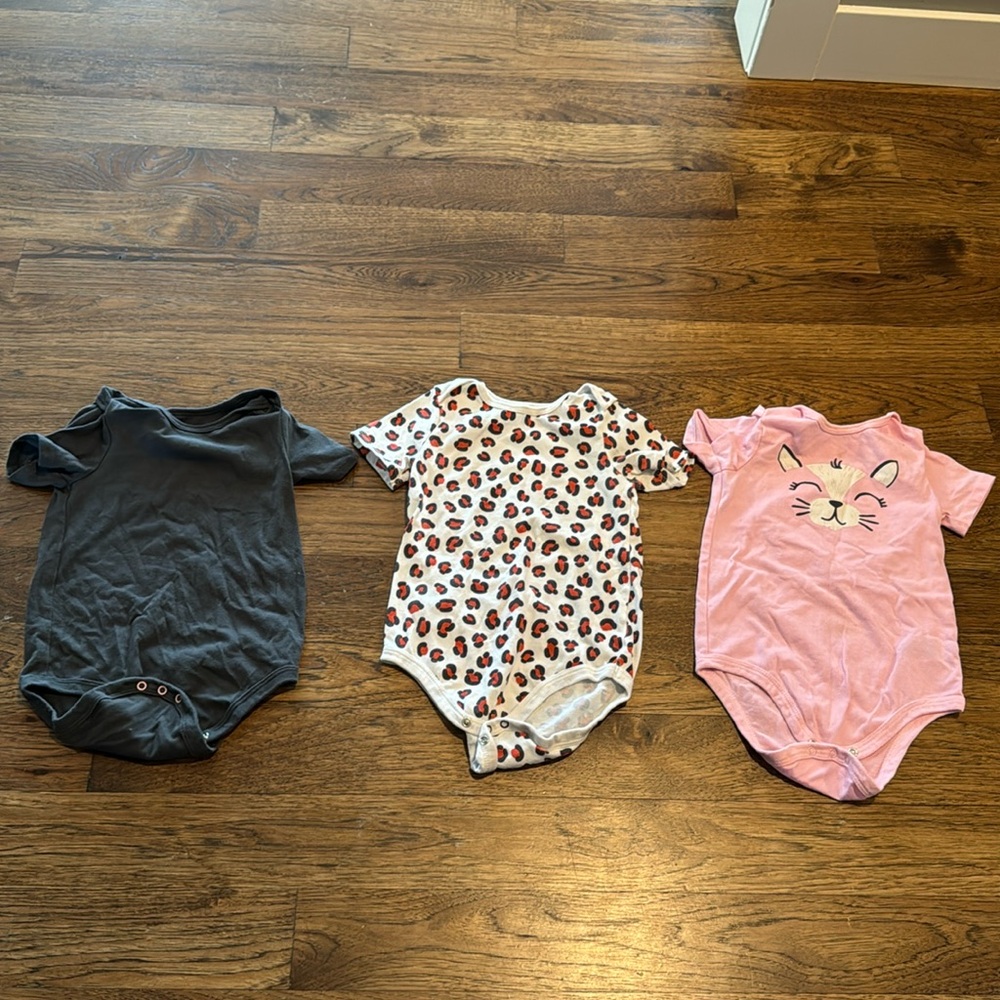 3 toddler bodysuits